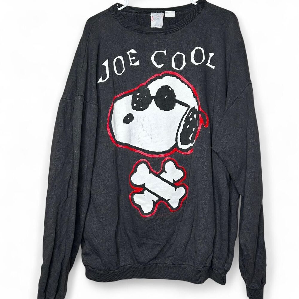 Vintage 1980 Black crewneck sweatshirt with Snoopy Joe Cool Cross bone